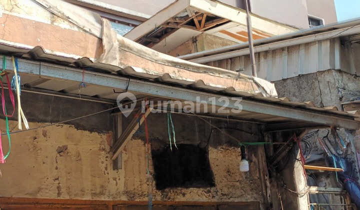 Rumah Tua Hitung tanah Jl. Rajawali 1