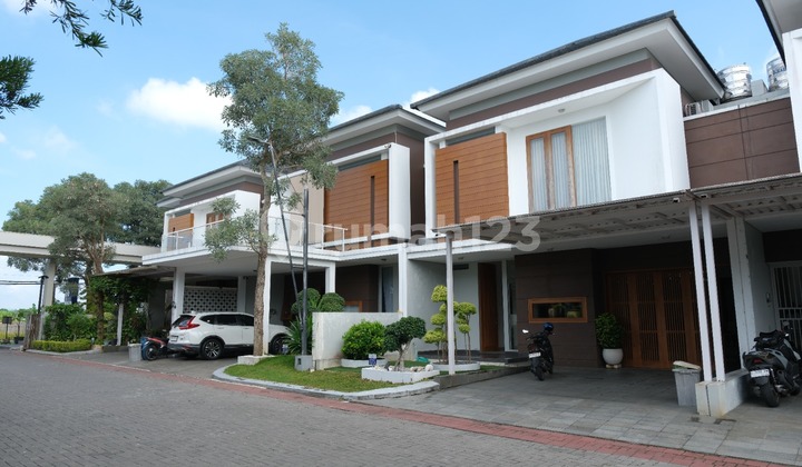 Desain Modern, Rumah Baru, 15 Menit Rsup Dr. Sardjito