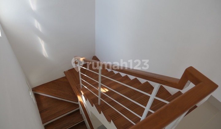 15 Minutes to Tugu Station, Minimalist House in Jogja, Mortgage 2