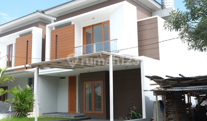 Modern Design, Spacious House, Close to Jogja Ringroad