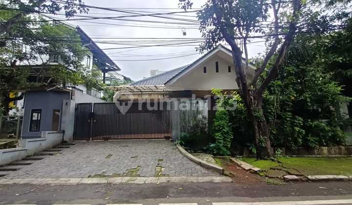 For Sale: Blok M Kebayoran Baru House, Strategic Location in the Heart of Jakarta