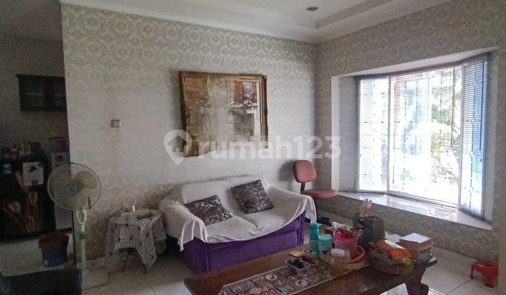Dijual Cepat Rumah Luas 2 Lantai Di Graha Raya 2