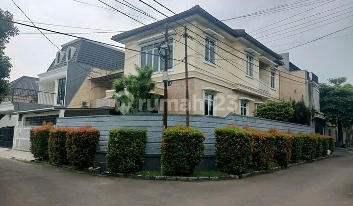 Rumah Luas Hook Dekat Pintu Toll Area Strategis Sektor 3 Bintaro