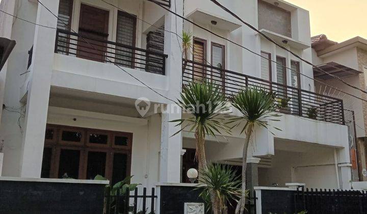 Dijual Murah Rumah 2 Jadi 1 di Villa Melati Mas 1