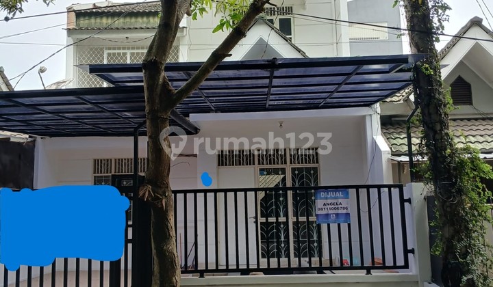 Rumah 2 Lantai Bagus Kencana Loka BSD City