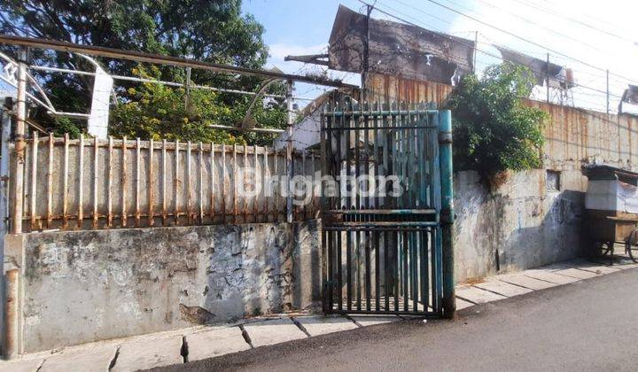 Rumah Tua HOEK hitung tanah Bandengan Utara 9x 42 M  Row Jalan 2 mobil Luas   2