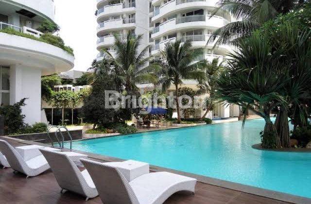 APARTEMENT THE ROYALE RESIDENT SPRINGHILL KEMAYORAN 3BR POOLVIEW 1