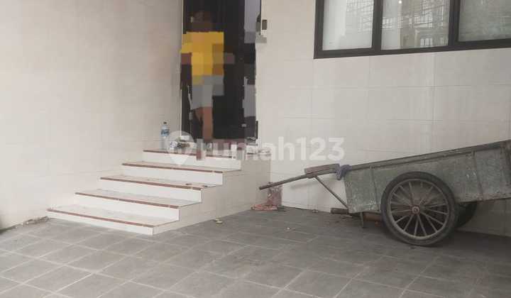 Dijual Rumah Daerah Teluk Gong Luas 75m2 Brand New 3,5lantai Shm 2