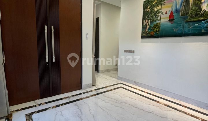 Di Jual Rumah Di Bgm 2,5lantai Full Furnish Shm 2