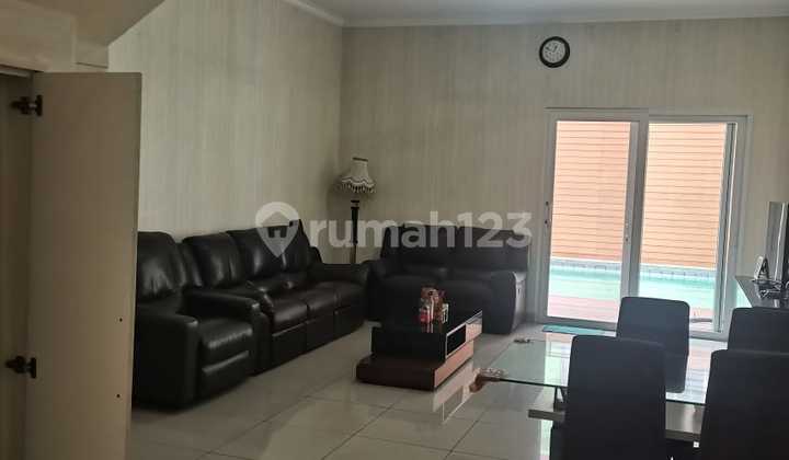 Dijual Rumah Pik1 Luas 224m2 Shm Ada Kolam Renang 2,lantai