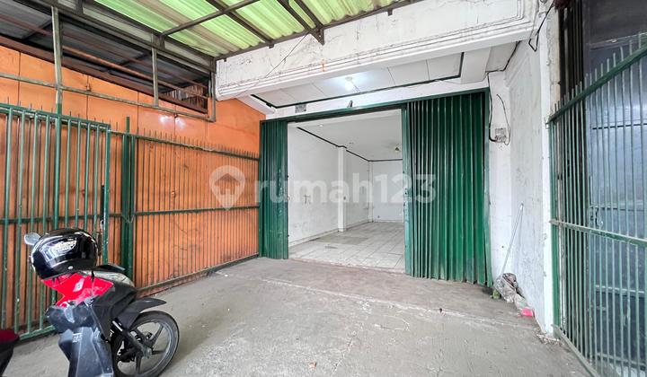 Ruko 2 Lantai Pinggir Jalan Raya Pondok Gede, Bekasi Ruko 2 Lantai Pinggir Jalan Raya Pondok Gede, Bekasi