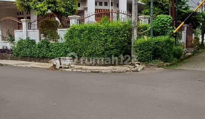 Rumah Hook 2 Lantai di Bintaro, Jakarta Selatan 1