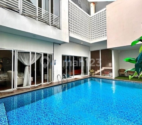 Rumah Mewah Posisi Hook Lokasi Strategis di Pancoran, jakarta selatan Rumah Mewah Posisi Hook Lokasi Strategis di Pancoran, jakarta selatan