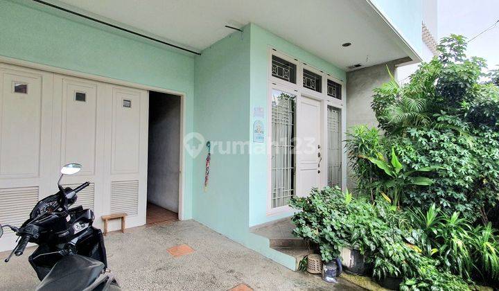 Dijual Rumah 4 Lantai Semi Furnished di Benhill, Tanah Abang, Jakarta Pusat 1