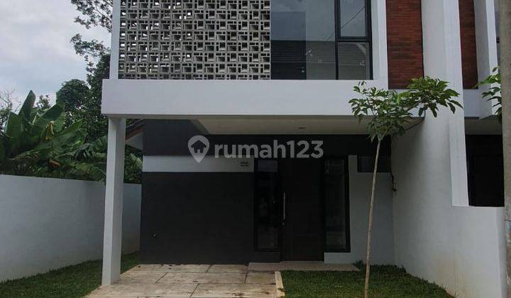 Rumah Minimalis Modern 2 Lantai Teras Grandwhiz 2