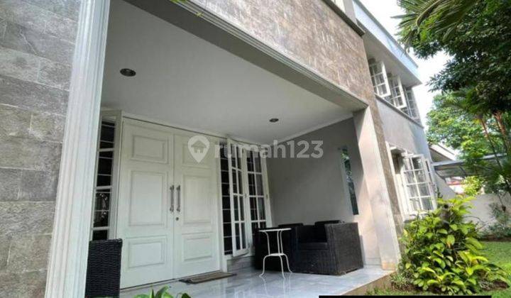 Rumah Modern 2 Lantai Semi Furnished Dekat Kemang, Jaksel 1