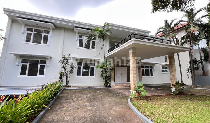 Rumah Mewah Terawat 3 Lantai Lokasi Strategis di Cilandak, Jaksel 2