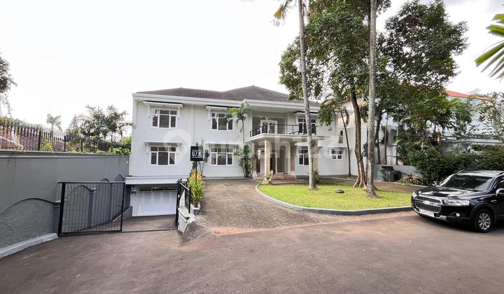 Rumah Mewah Terawat 3 Lantai Lokasi Strategis di Cilandak, Jaksel