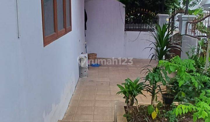 Rumah Minimalis 2 Lantai Hook SHM di Bintaro, Jakarta Selatan 2