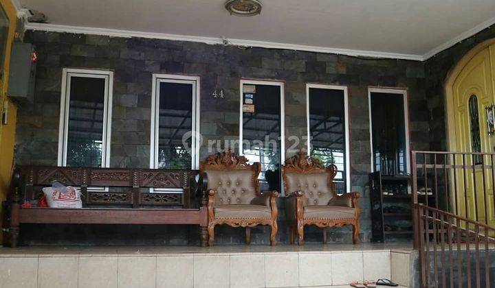 Dijual Rumah 2 Lantai Semi Furnished Lokasi Strategis Pinggir Jalan Raya, Tebet, Jaksel 1