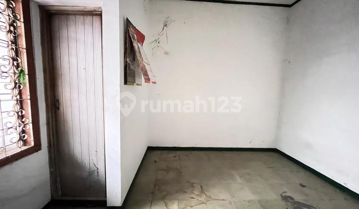 2-Story Shop House on the Side of Pondok Gede Main Road, Bekasi 2