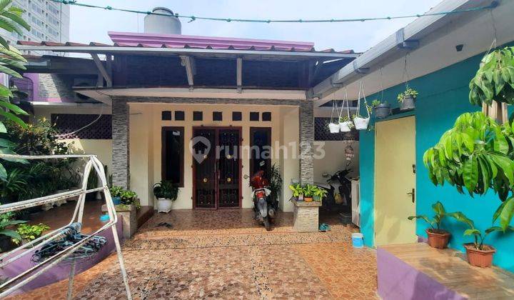Sewa Ruang Usaha / Rumah Lokasi di Pinggir Jalan, Pasar Rebo Jakarta Timur 1