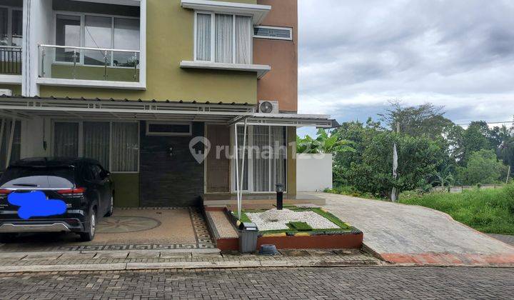 Rumah 2 Lantai Posisi Hook Di Kompleks Spring Hill Kemiling. SHM 1