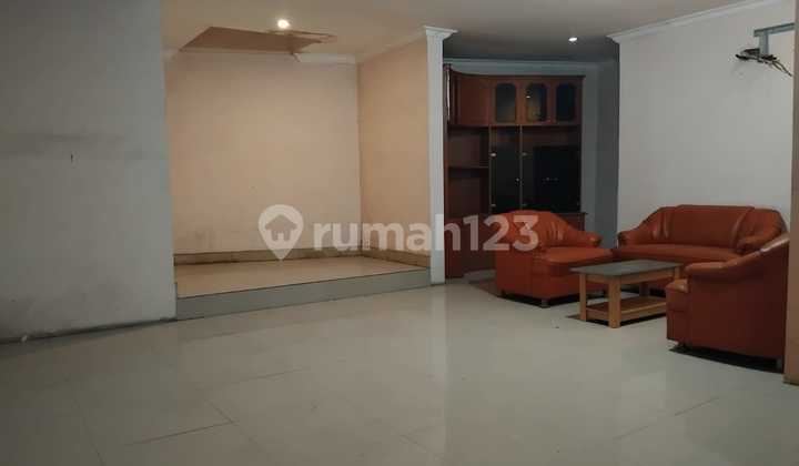 For Rent: Car Showroom Shop in Cirebon 2