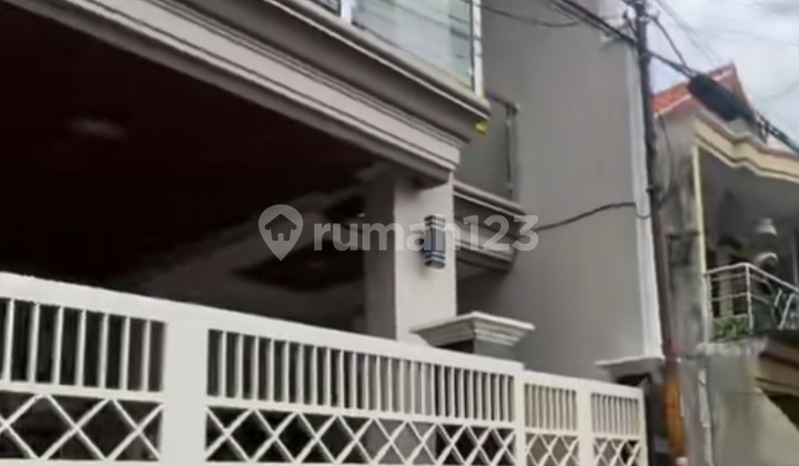 Dijual Rumah Baru 2 Lantai Petemon SHM Dijual Rumah Baru 2 Lantai Petemon SHM
