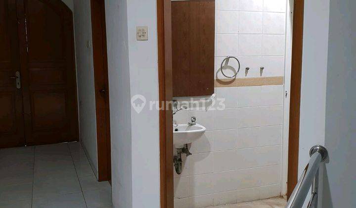 Disewakan.cepat Rumah Bagus.2 Lantai Puri Indah Jakarta Barat. 1