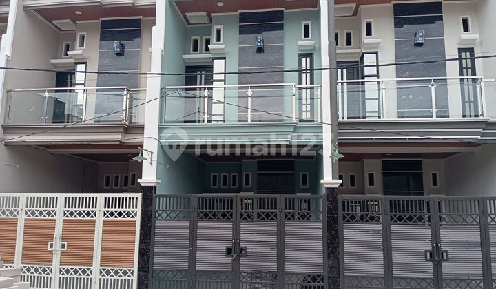 Dijual Rumah Baru Karang Asem SHM 2 Lantai