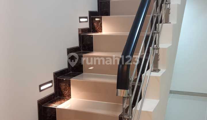 For Sale. New House in Pakuwon City, Complete Luxurious Griya Asri. 2