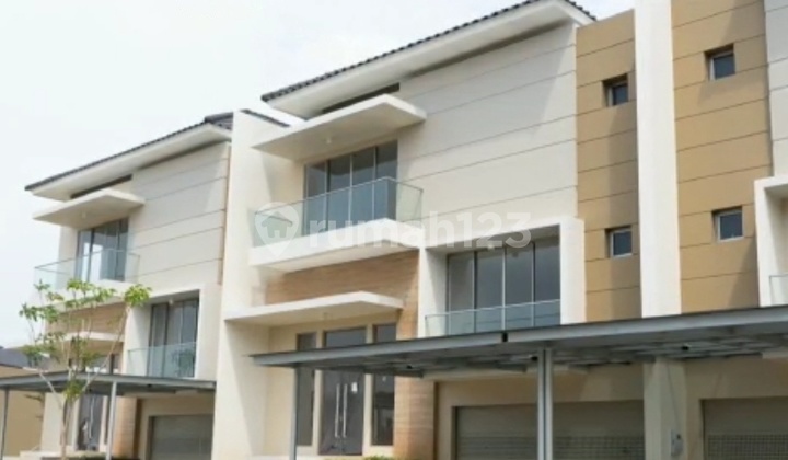 20555-dj, For Sale New Brand 2½ Story House in PIK, New Complex