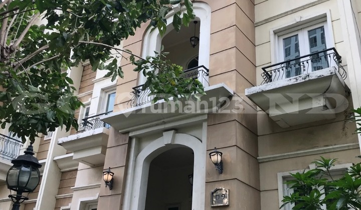 Ir-17020, 4-Storey House for Sale in Kemayoran Ir-17020, 4-Storey House for Sale in Kemayoran