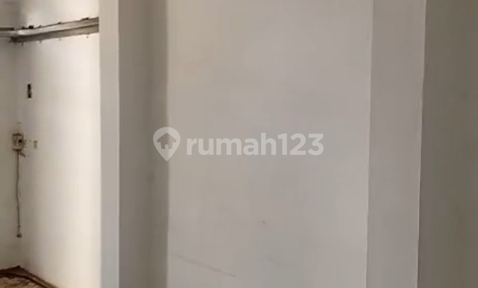 For Rent: Main Road Shop House, South Cimahi For Rent: Main Road Shop House, South Cimahi