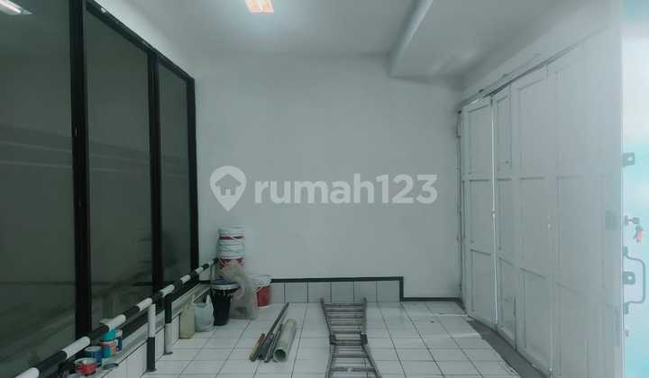 For Rent, Shop House on Main Road, Cimahi City 2