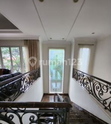 Strategis Rumah Pribadi atau Usaha Raya Manyar bisa Nego 1