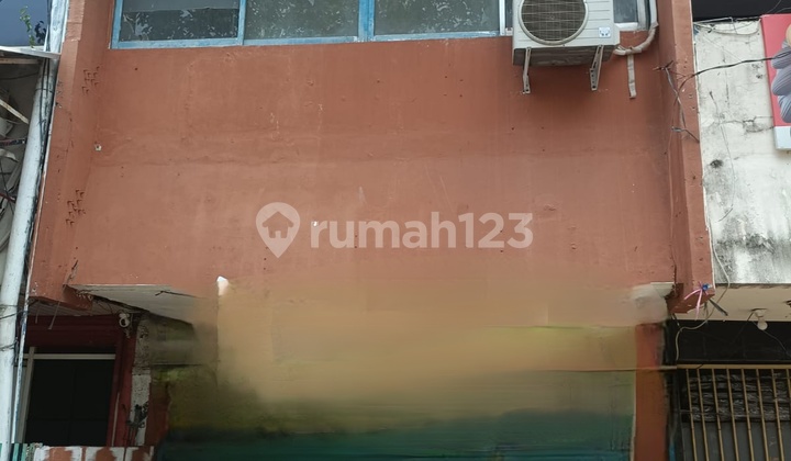 Price Reduced: 4-Story Shop House in Kemayoran with Toll Access, No Congestion