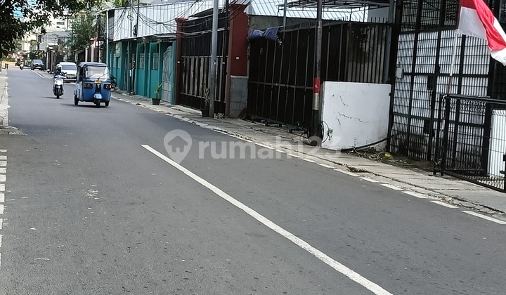 Strategic Highway-Side House Near Bus Stop, No Flooding Strategic Highway-Side House Near Bus Stop, No Flooding