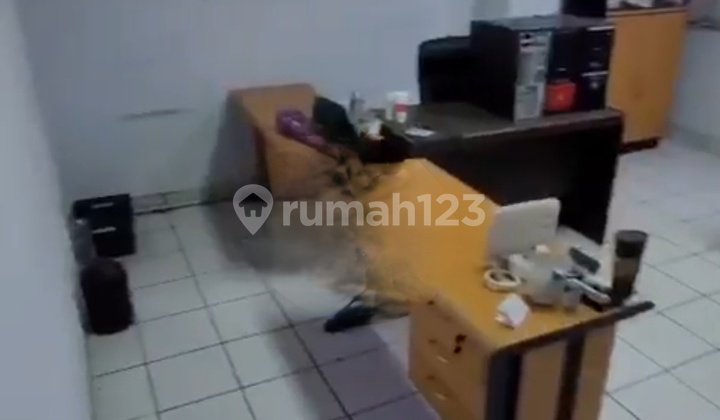 4-Storey Linked Shophouse Private Toll Kemayoran with Private Parking Access 2