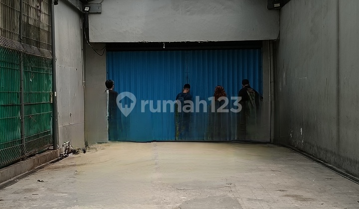 Ready-to-Use Kemayoran Access Toll Road Shop House Price Reduction in Kemayoran