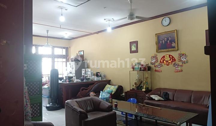 Rumah 3 Tingkat Hoek Strategis Hdp Timur & Selatan Lebar 12 X 21