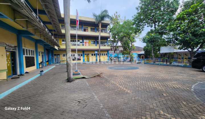 East Jakarta School 16 Classes Strategic Location AJB Certificate Process