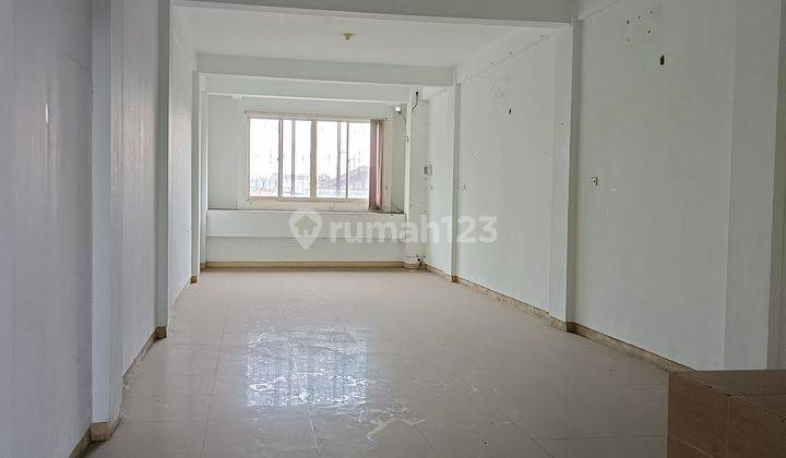 Ruko 4,5 Lt Pinggir Jalan Raya Strategis Panjang Tanah 50m2 1