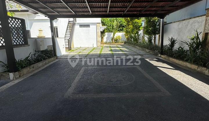 Modern Tropical Style 4BR Villa in Kedonganan Kuta 2