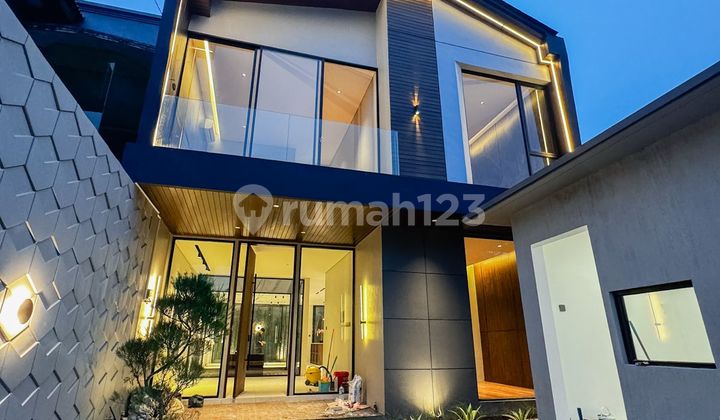 Villa 4BR Luxury Modern Contemporary in Padangsambian, near Canggu