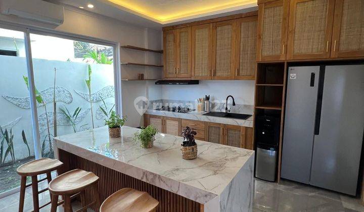 Villa 3BR Minimalist Modern Furnished in Padonan, Canggu.