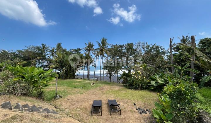 Villa 3BR Beachfront Villa with Beach View in Cemagi, Bali