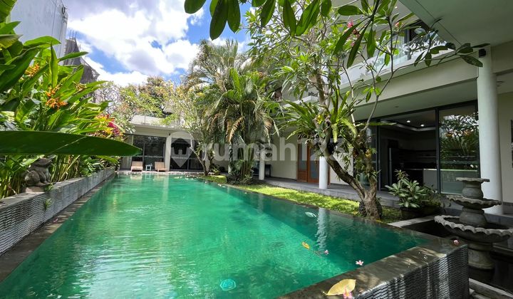 Villa 3BR Balinese Tropical Style di Tumbak Bayuh Pererenan 2