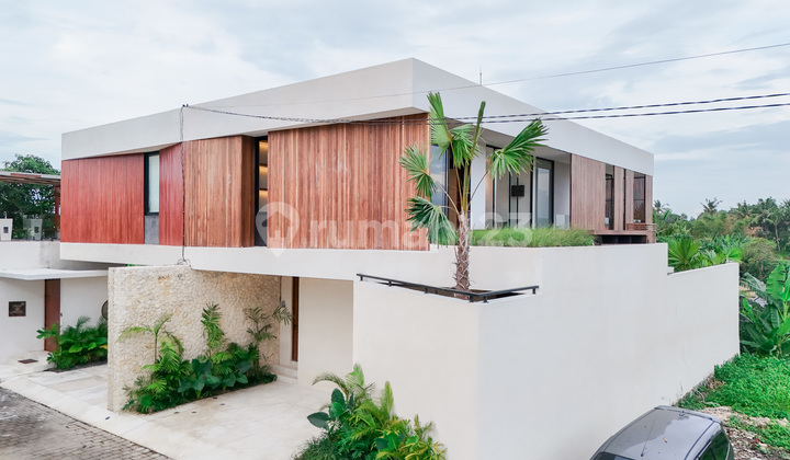 Luxury 3-Bedroom Villa with Full Rice Field Views Near Nyanyi Beach